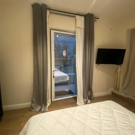 Patrizia ゲストハウス 4*